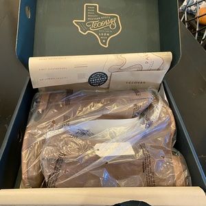 Brand  NEW NEVER worn still in the box TECOVAS The Dalton Suede Mens Boot